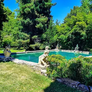 https://chateau-de-roussan.fr-provencehotel.com